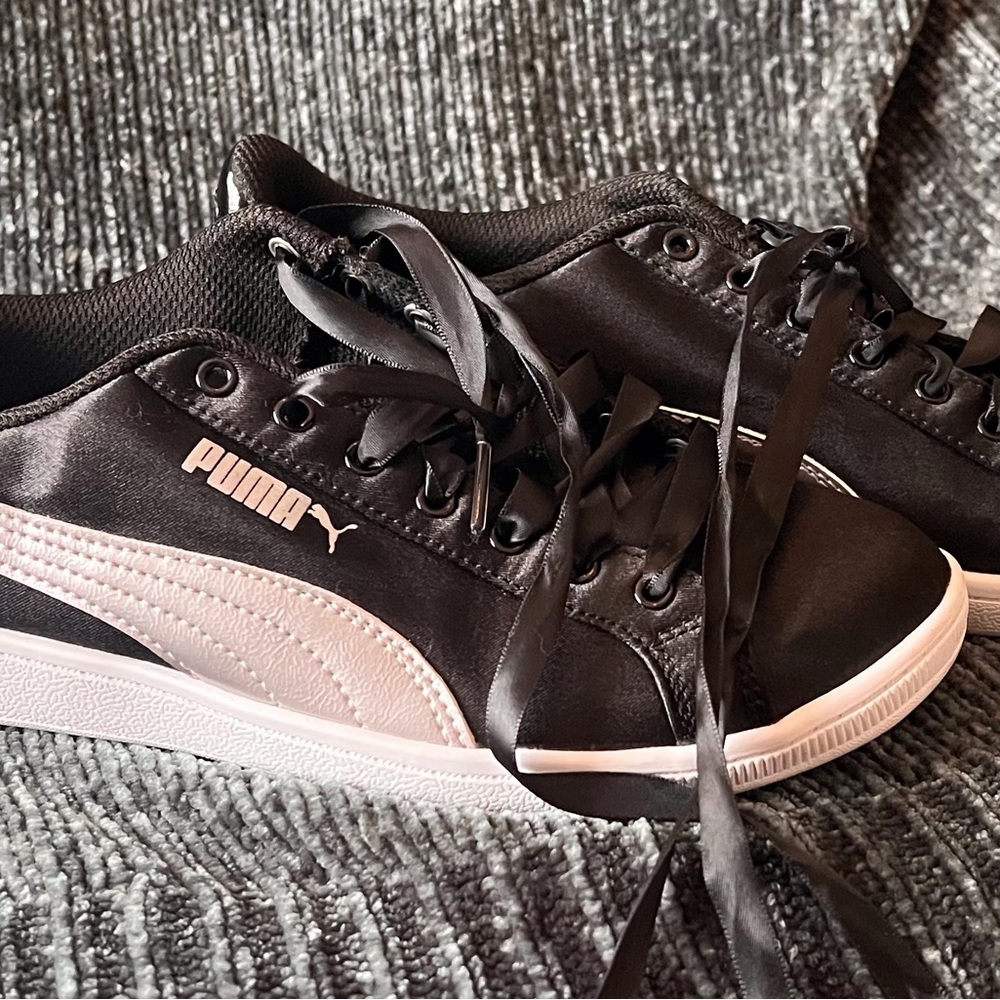 Puma Women’s Soft Foam Sneakers